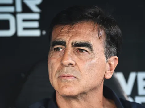 Quinteros piensa en colocar línea de 5 para visitar a Boca