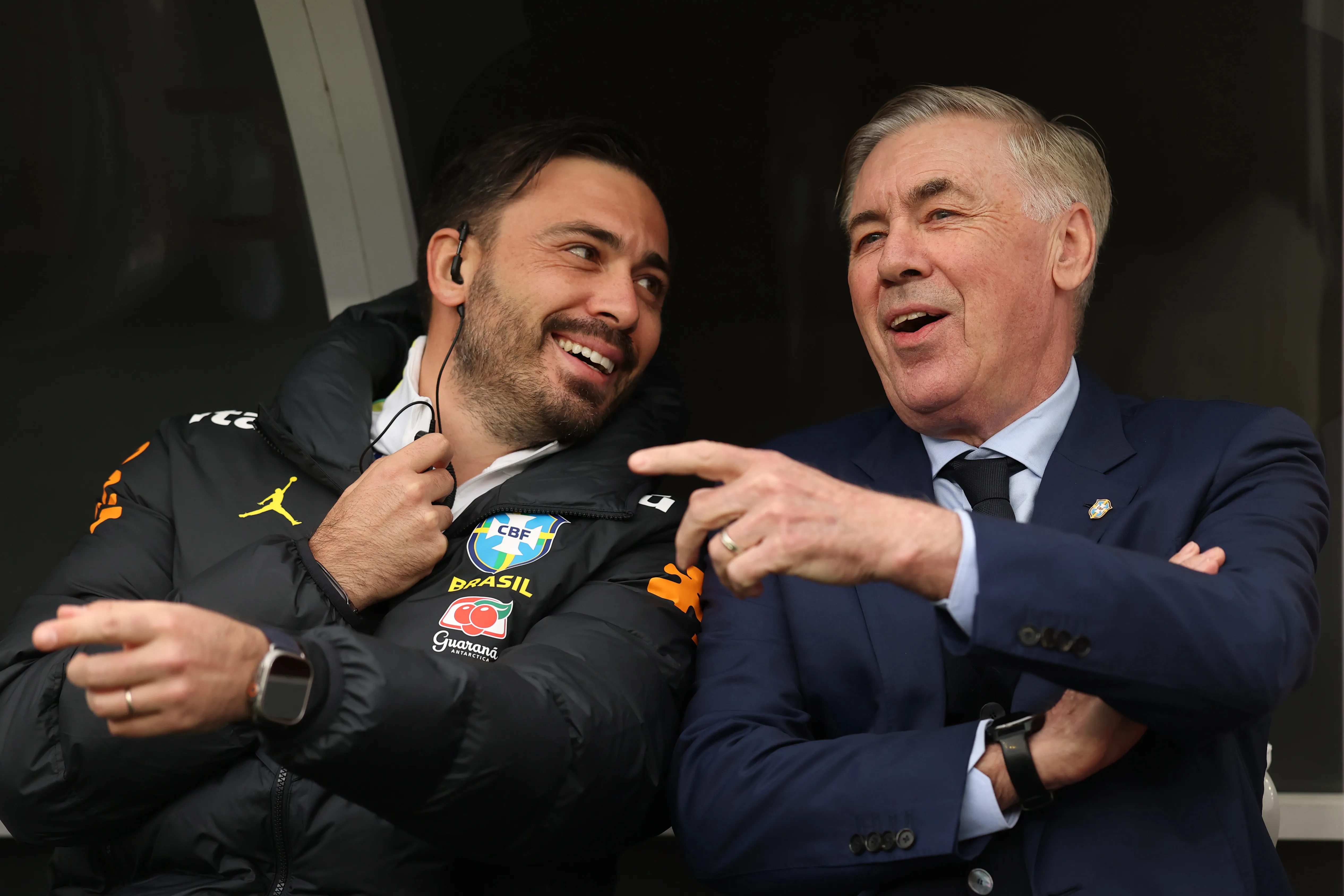 Davide y Carlo Ancelotti dirigiendo a Brasil durante la última fecha FIFA (Getty Images).