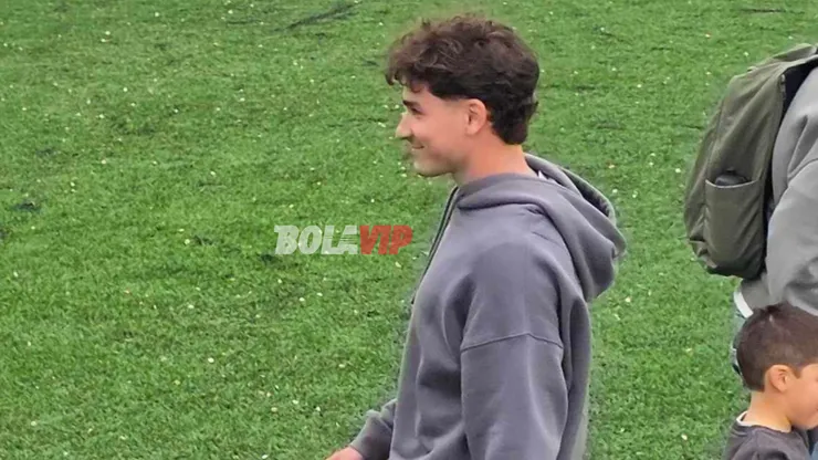 Julián Alvarez, presente en Vallecas para ver a Club Argentino