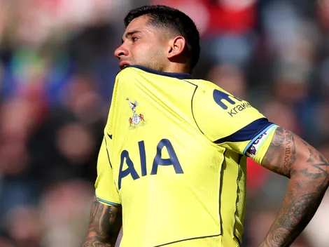 Alerta Mundial: Cuti Romero se golpeó la rodilla, pidió el cambio y se fue llorando