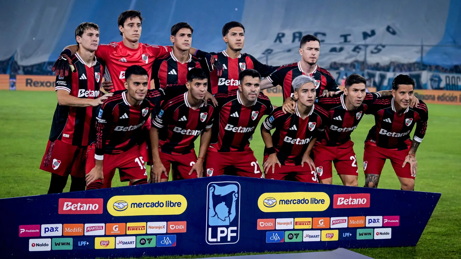 Los 11 titulares de River ante Racing en Avellaneda.