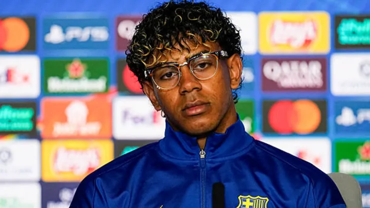 Lamine Yamal, delantero español de Barcelona, en conferencia de prensa.