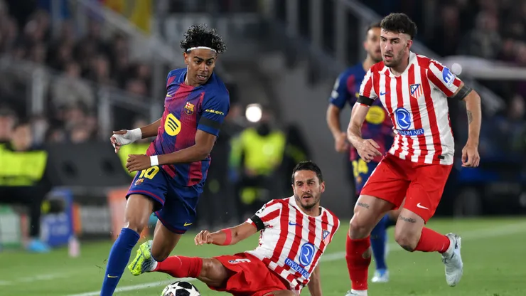 Barcelona y Atlético de Madrid durante el primer partido correspondiente a los cuartos de final de la Champions League.