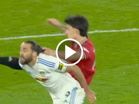 Lisandro Martínez fue expulsado en Manchester United por tirarle del pelo a un rival