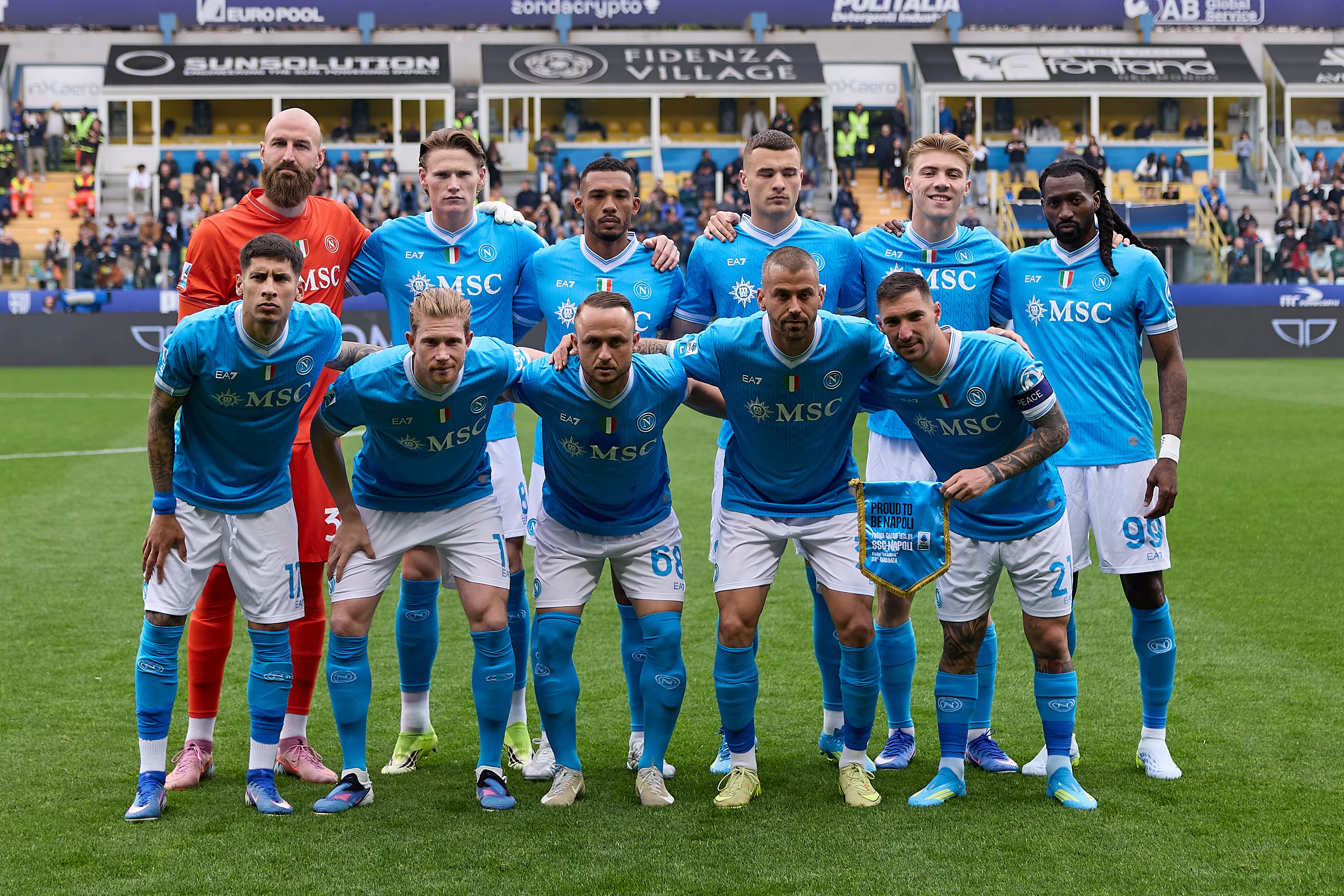 El plantel de Napoli que enfrentó a Parma. (Emmanuele Ciancaglini/Getty Images)