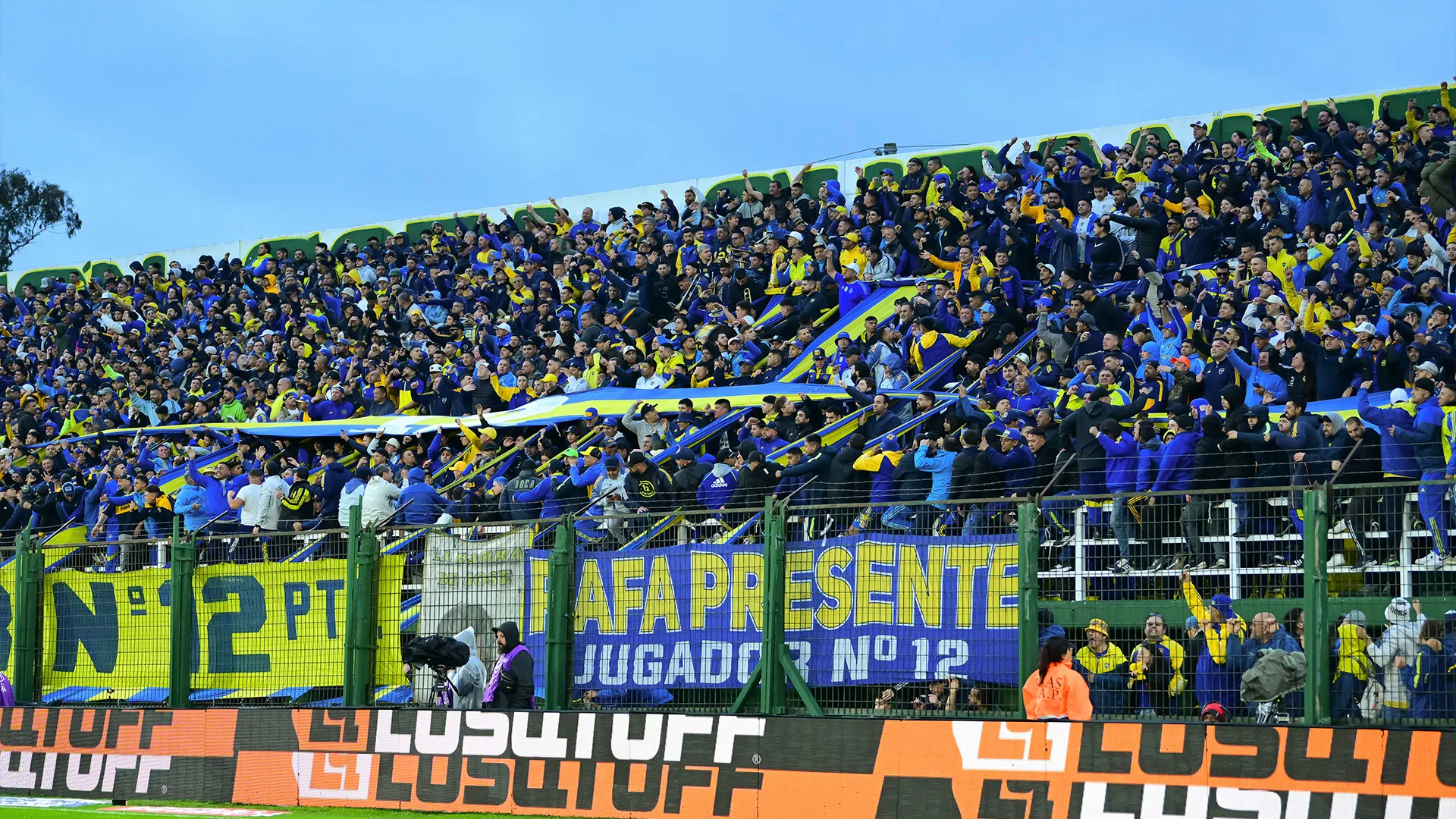 La hinchada de Boca en su última visita a Defensa y Justicia, en septiembre de 2025. (Getty Images)