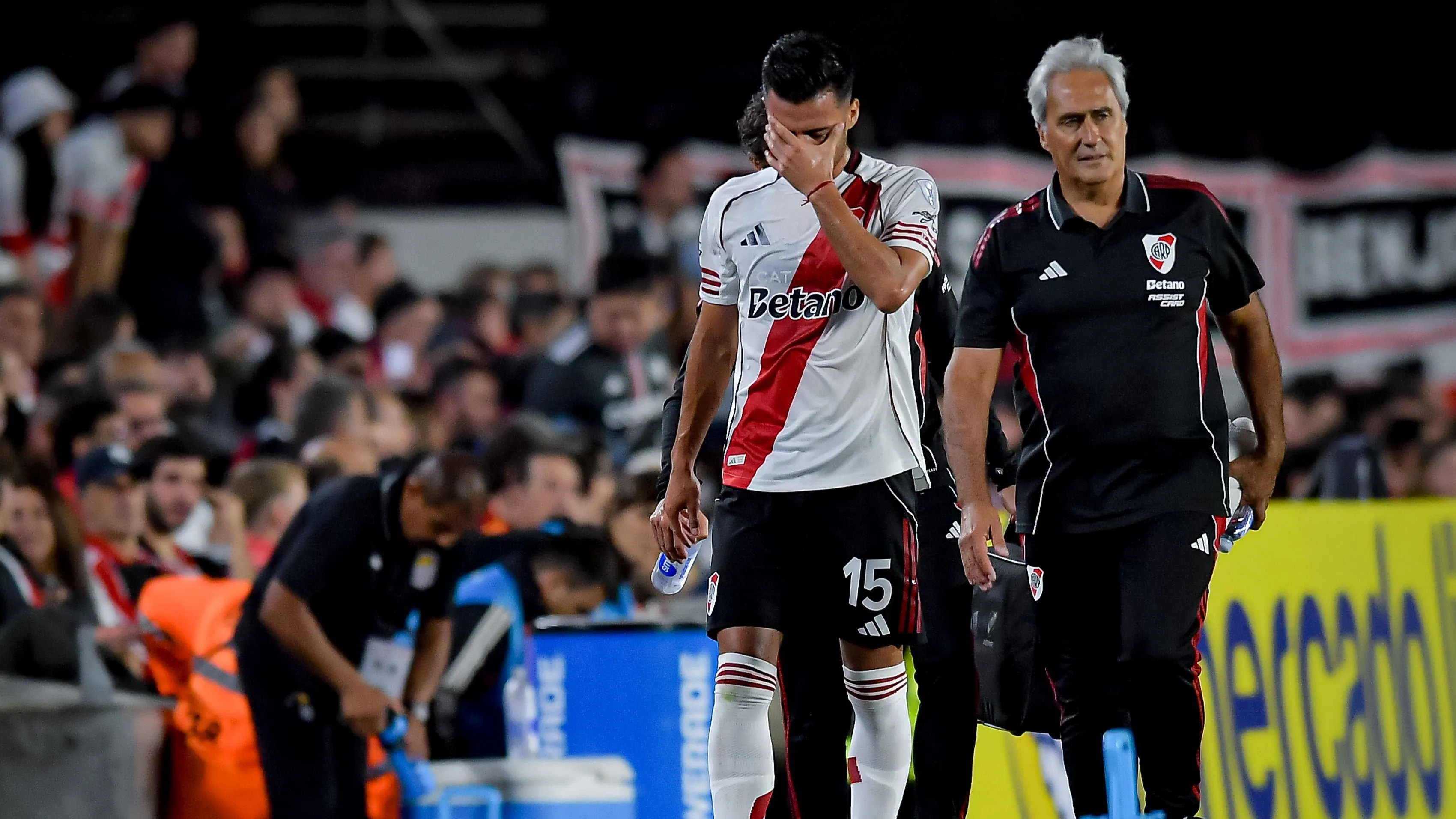 Fausto Vera salió lesionado ante Carabobo. (Getty).