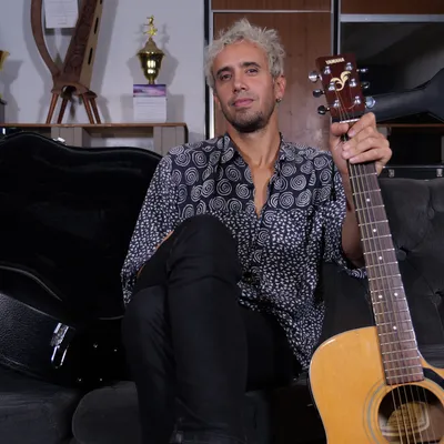 Juan Antonio pasó de que su hijo no le creyera que jugó en River a liderar una banda de rock: "La música fue una sanación"