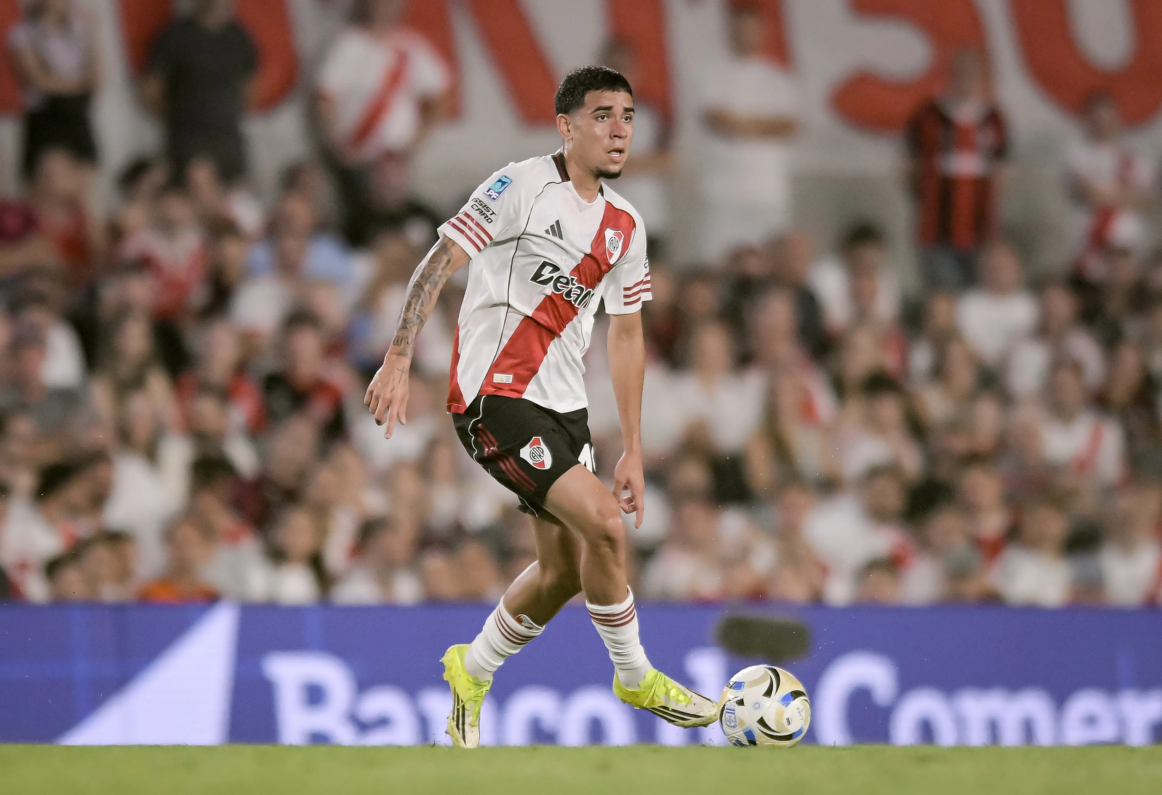 Kendry Páez le ganaría la pulseada a Subiabre. (Foto: Getty).