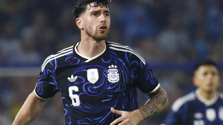 Marcos Senesi iría a Tottenham, si los Spurs se quedan en la Premier