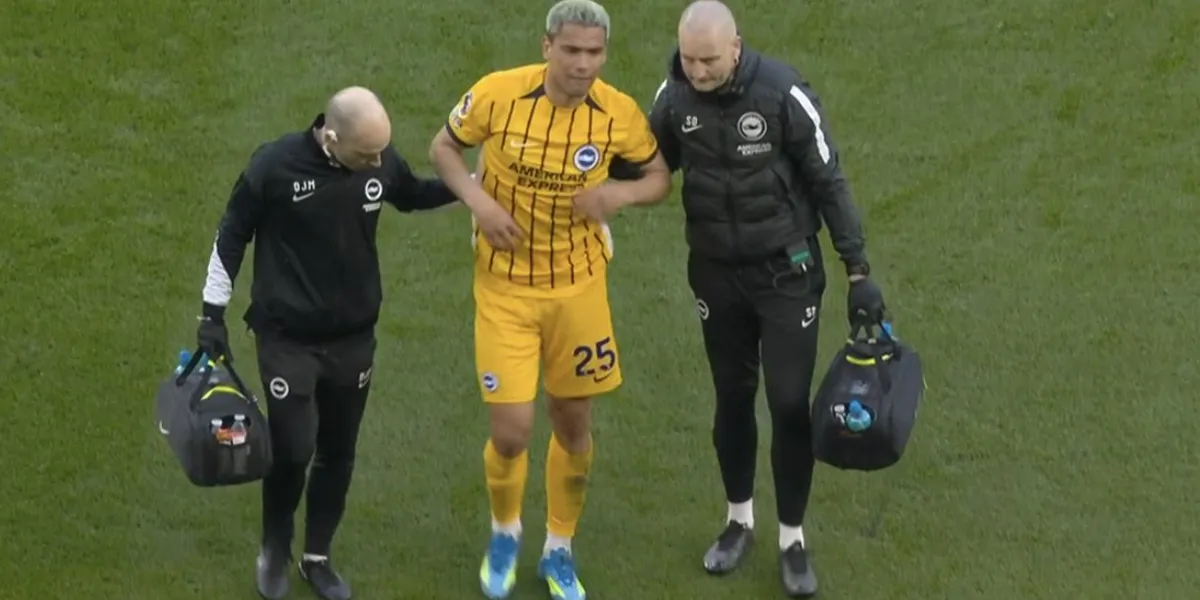 Diego Gómez prefirió salir caminando, a pesar de no poder contener el llanto.