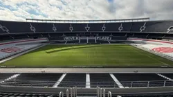 El campo de juego del Estadio Monumental antes del Superclásico.