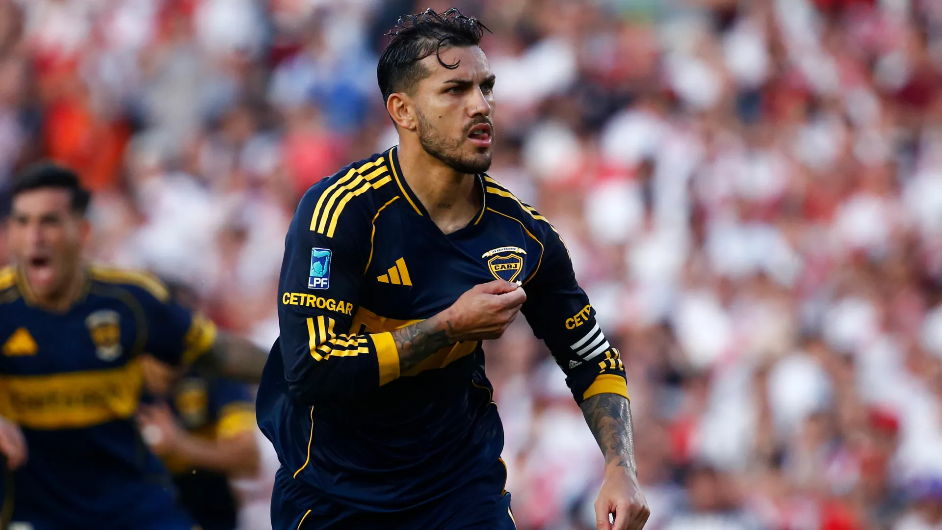 Leandro Paredes tras convertir el gol de Boca ante River. (Getty Images)