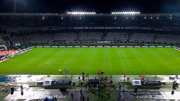 El campo de juego del Estadio Mario Alberto Kempes.