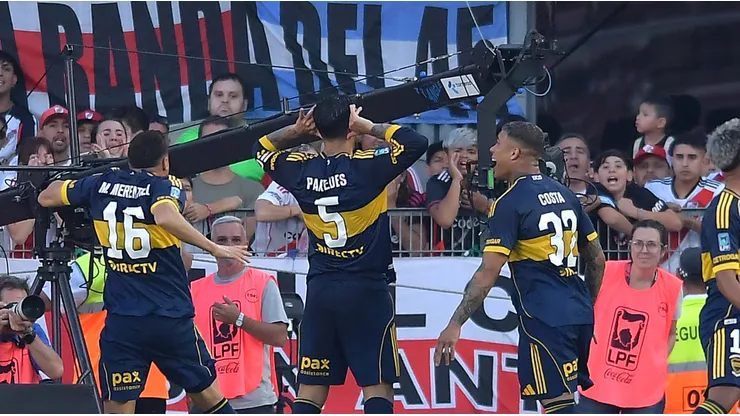 Leandro Paredes festeja su gol ante River.