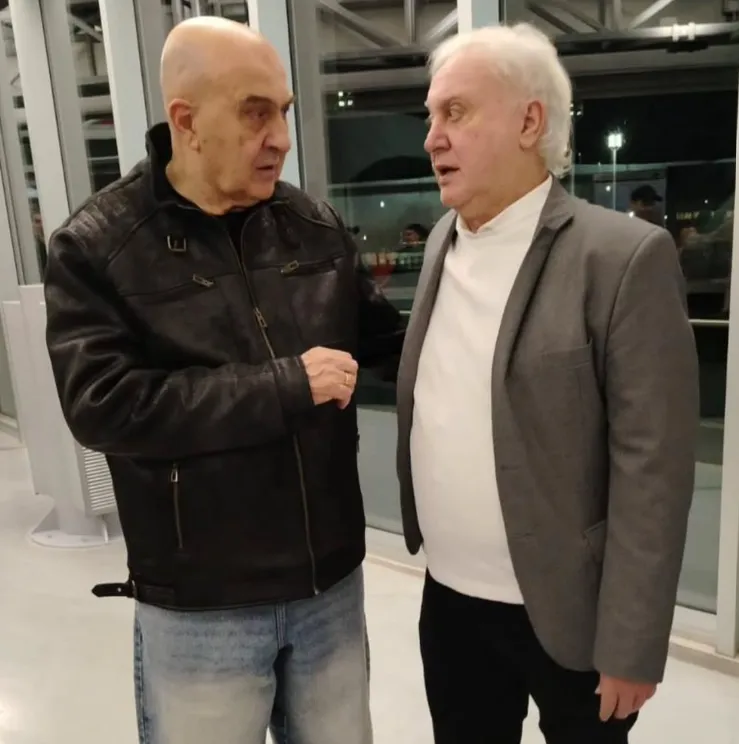 Carlos Morete y Norberto Alonso, dos referentes de River. (Foto: @carlosmanuelmorete).