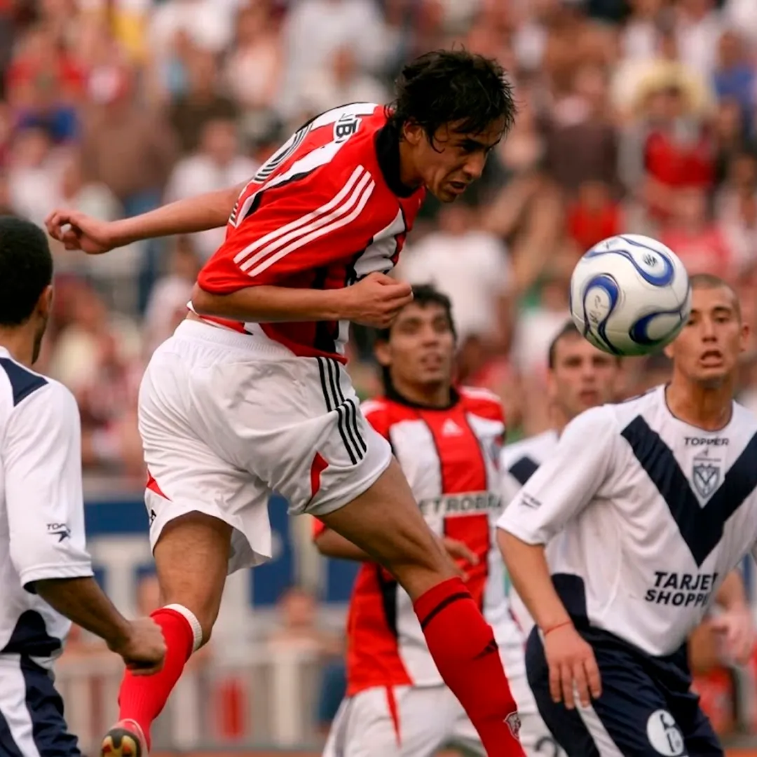 Juan Ignacio Antonio enfrentando a Vélez con la camiseta de River. (Foto: Instagram inaki_elflaco)