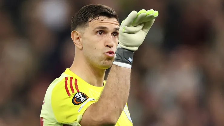 Dibu Martínez, arquero de Aston Villa.