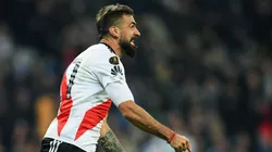 Pratto festejando su gol en cancha de Real Madrid.