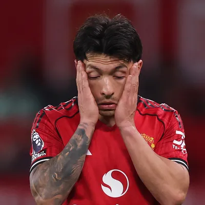 Lisandro Martínez no tiene asegurado su futuro en Manchester United