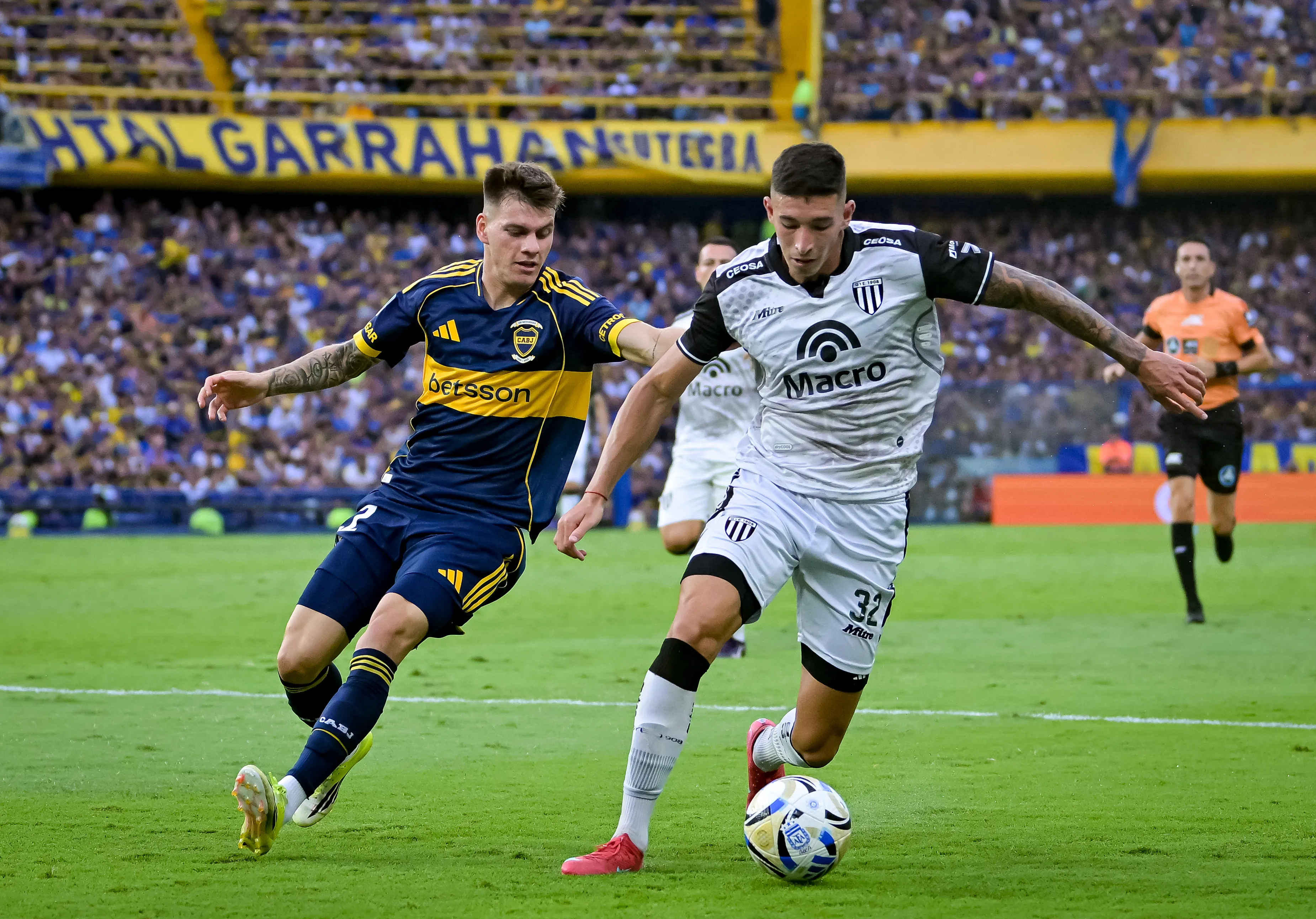 Zenón ante Gimnasia (M), su última aparición. (Foto: Getty)