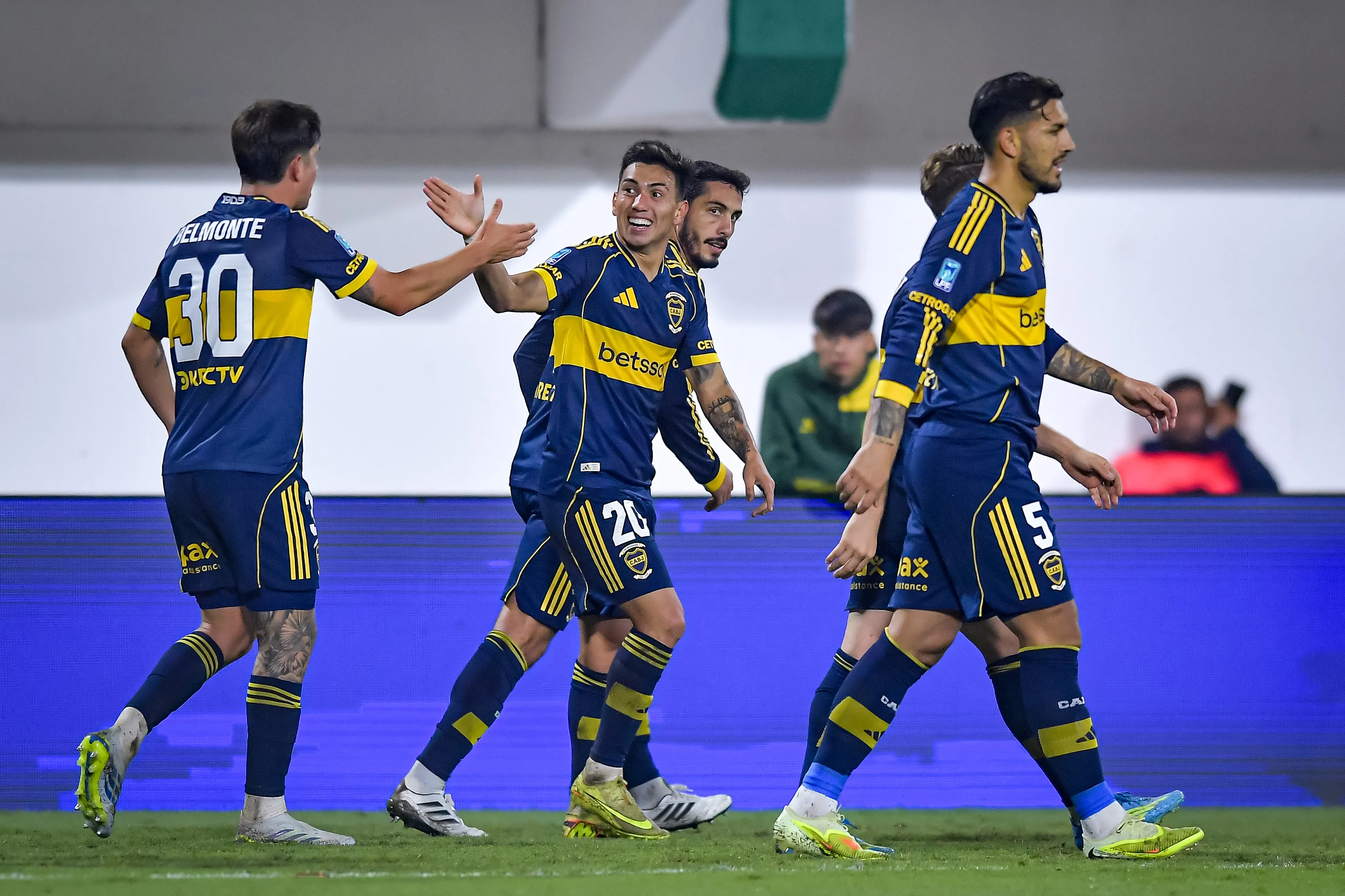 Los jugadores de Boca ante Defensa y Justicia. (Getty Images)