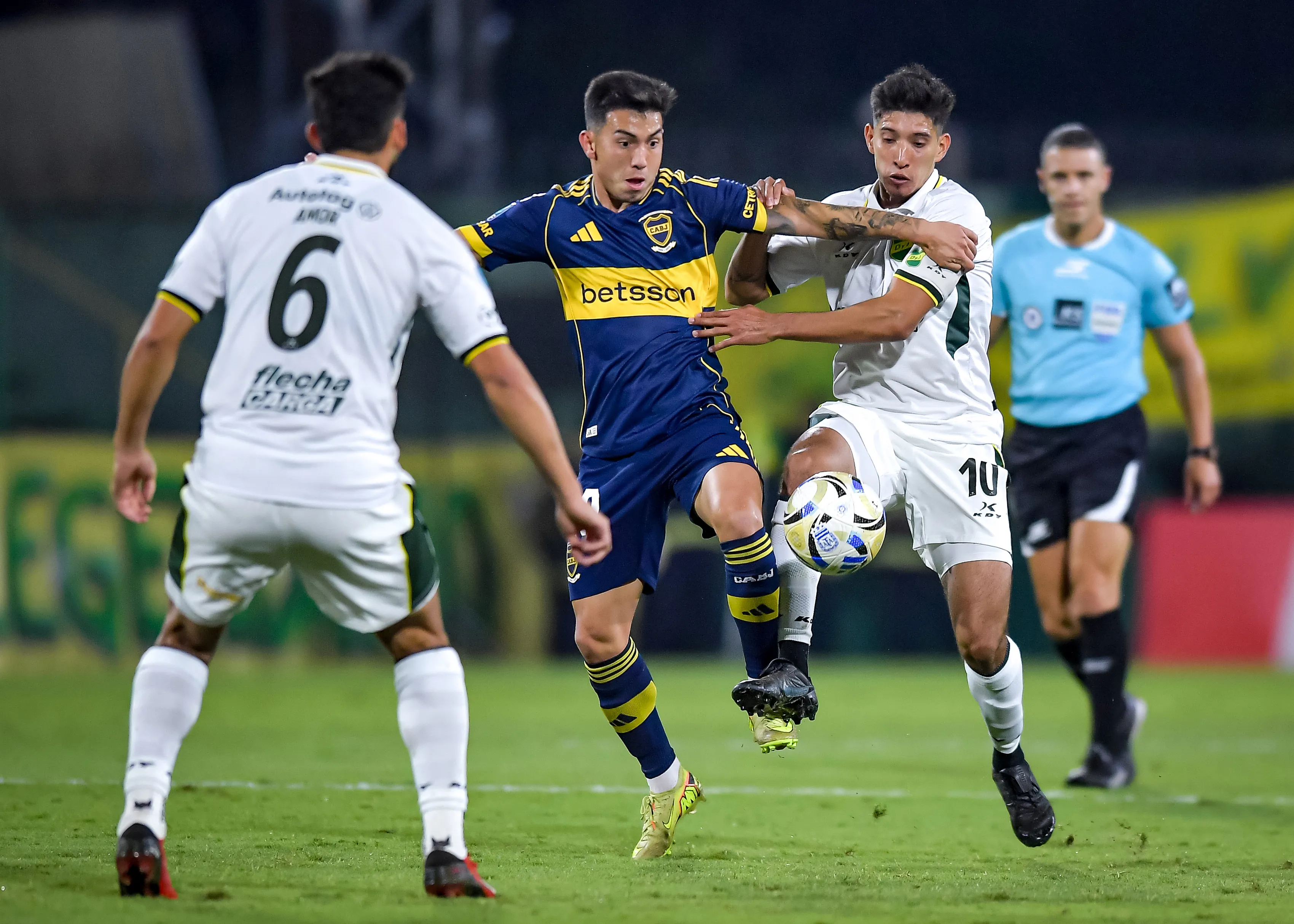 Alan Velasco ante Defensa y Justicia. (Foto: Getty).