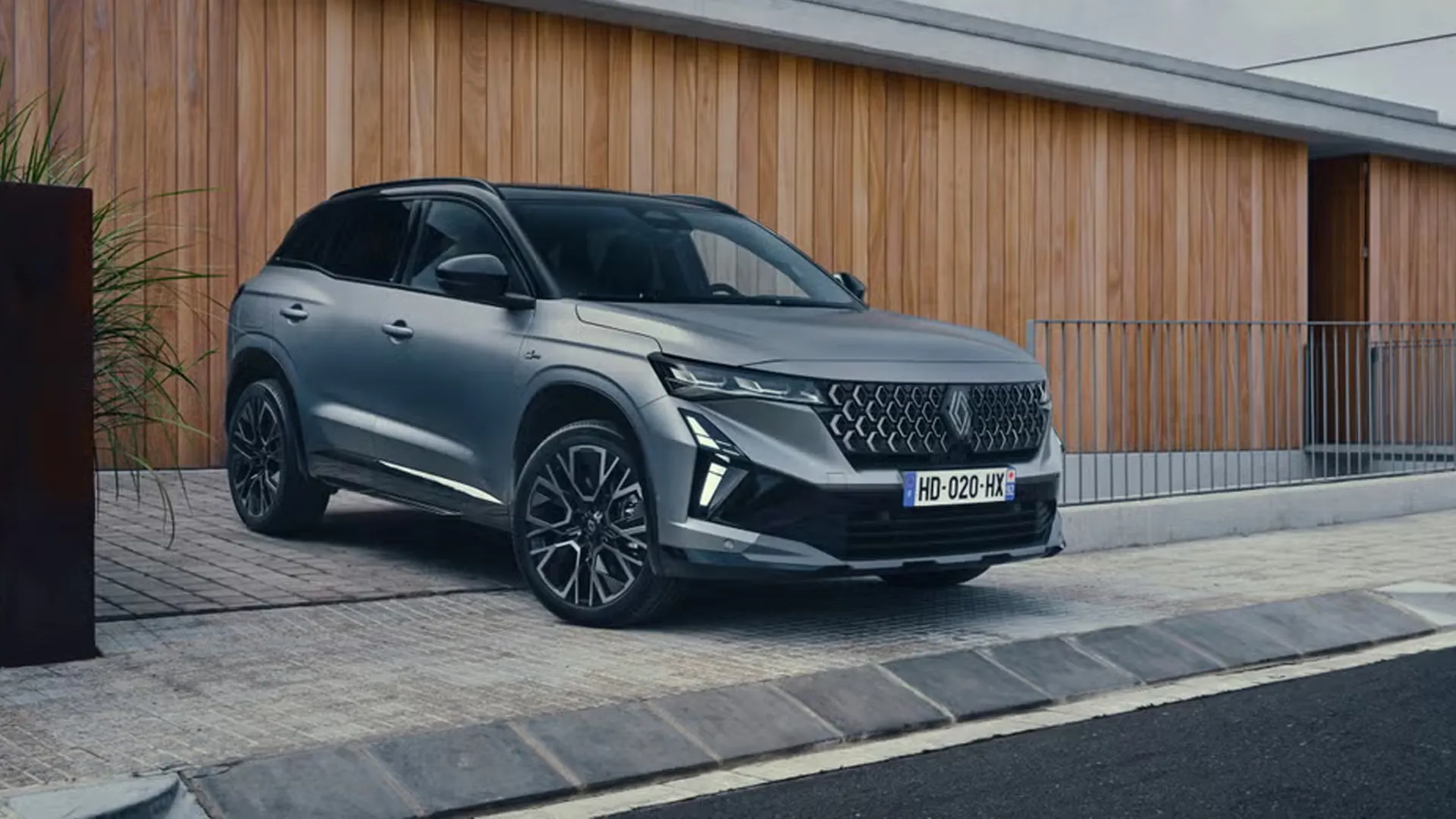 El SUV Renault Austral que le dieron a Colapinto.