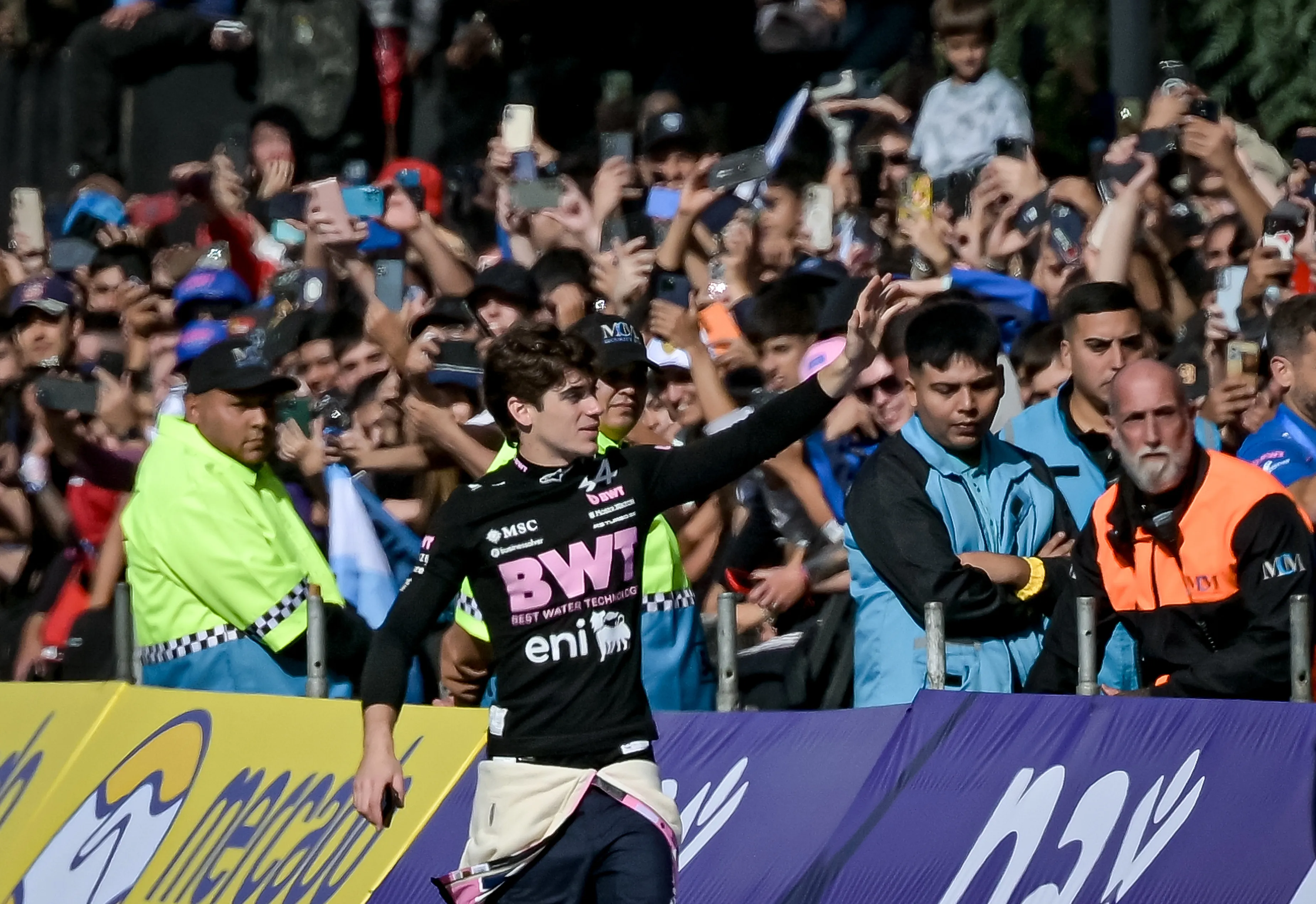 Franco Colapinto, piloto de Alpine en la Fórmula 1, en la exhibición de Buenos Aires. (Getty Images)