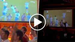 Los hinchas del Real Zaragoza celebraron la trompada que Esteban Andrada le pegó a Jorge Pulido del Huesca.