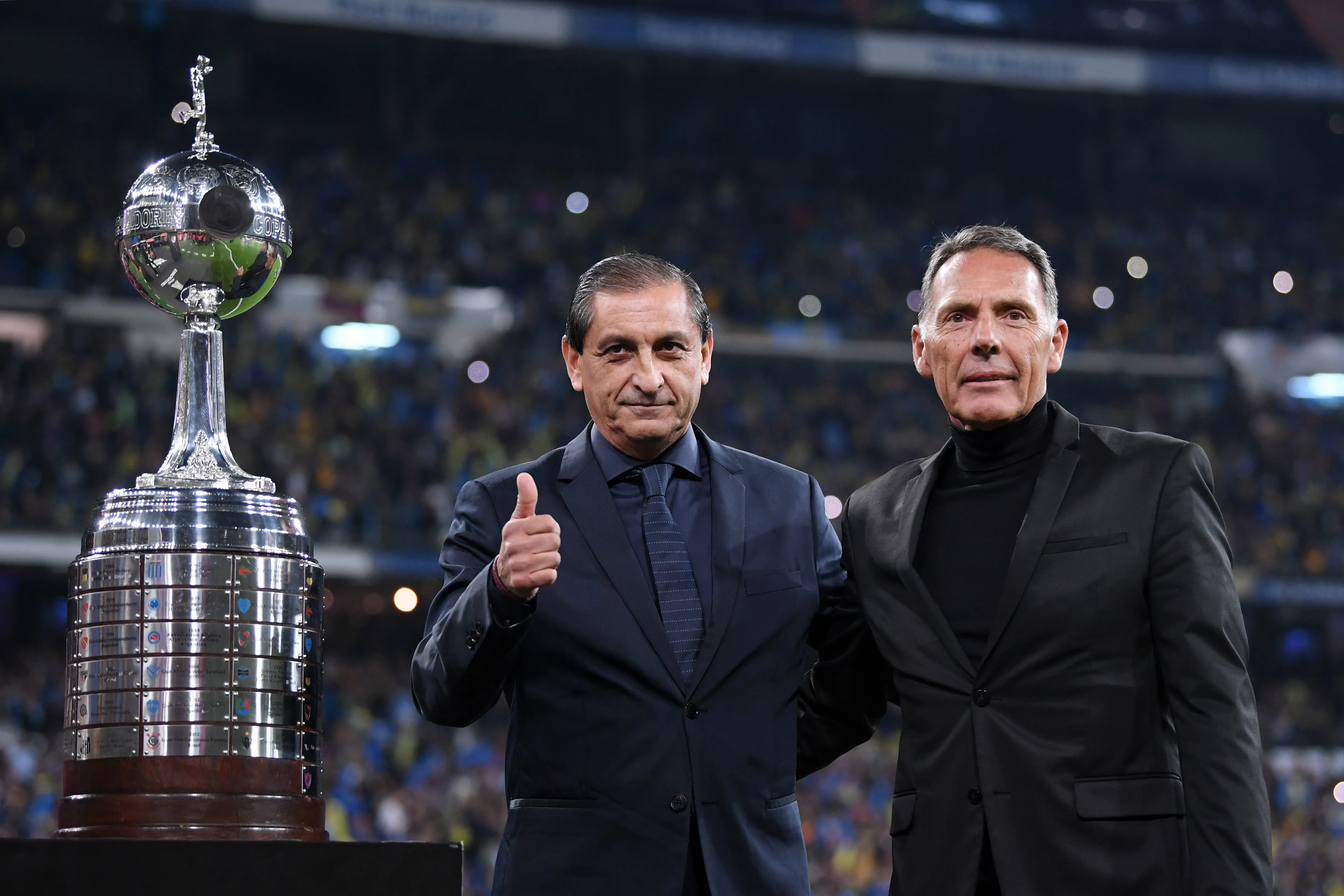 Ramón Díaz junto a Miguel Ángel Russo en la final de la Libertadores 2018. (Getty).
