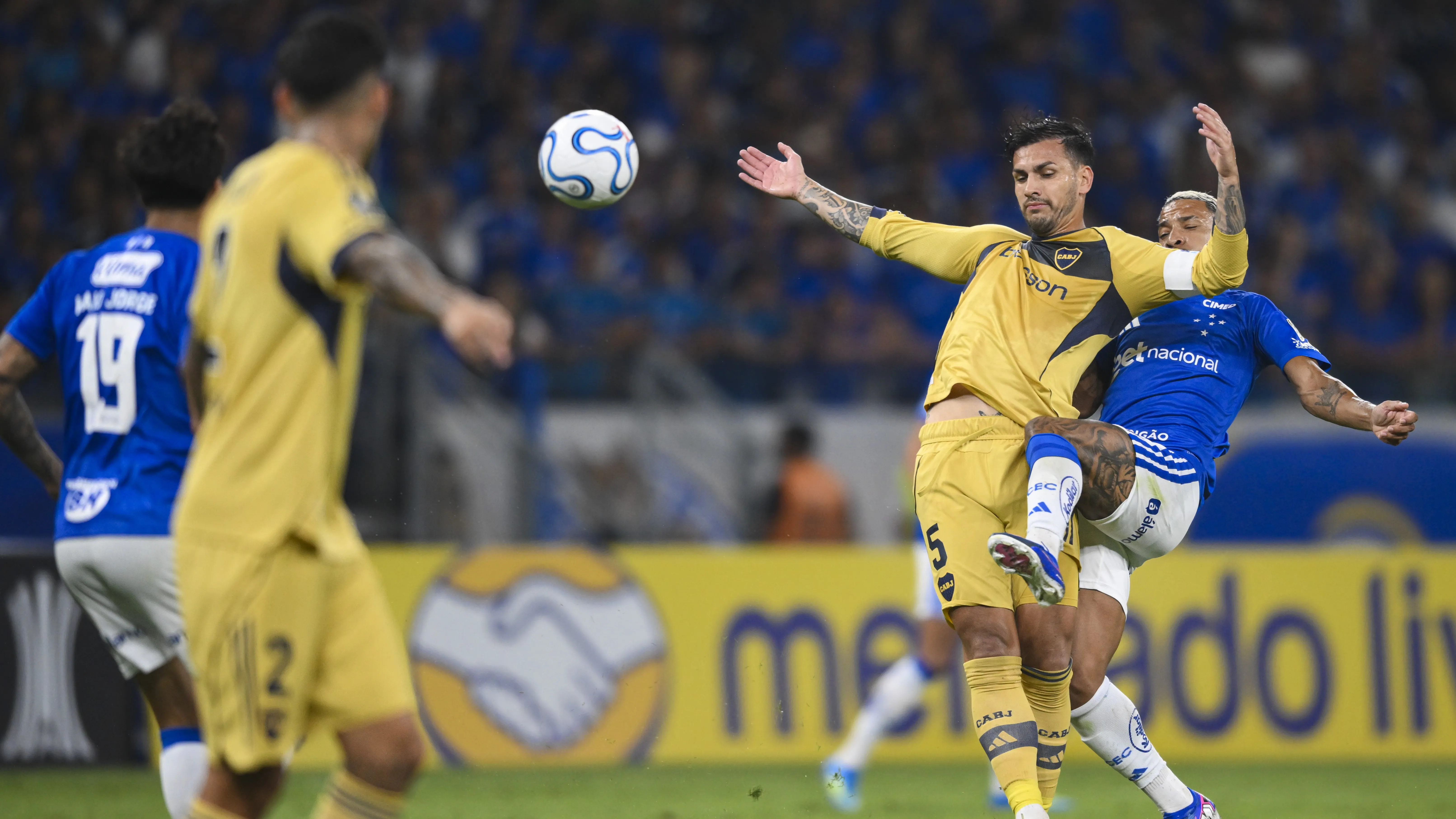 Boca perdió ante Cruzeiro en Brasil.