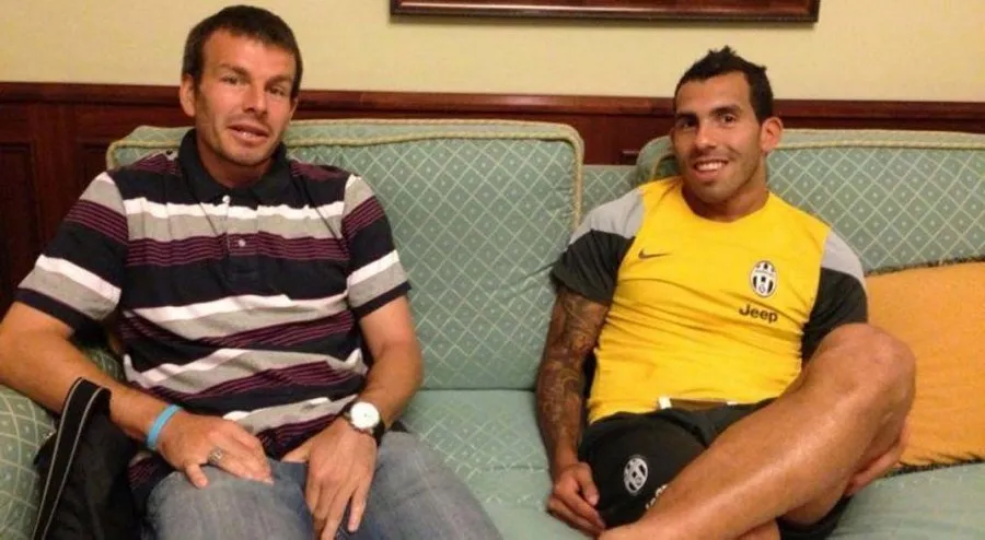 Osella y Carlitos cuando de reencontraron en Italia. Foto Archivo.