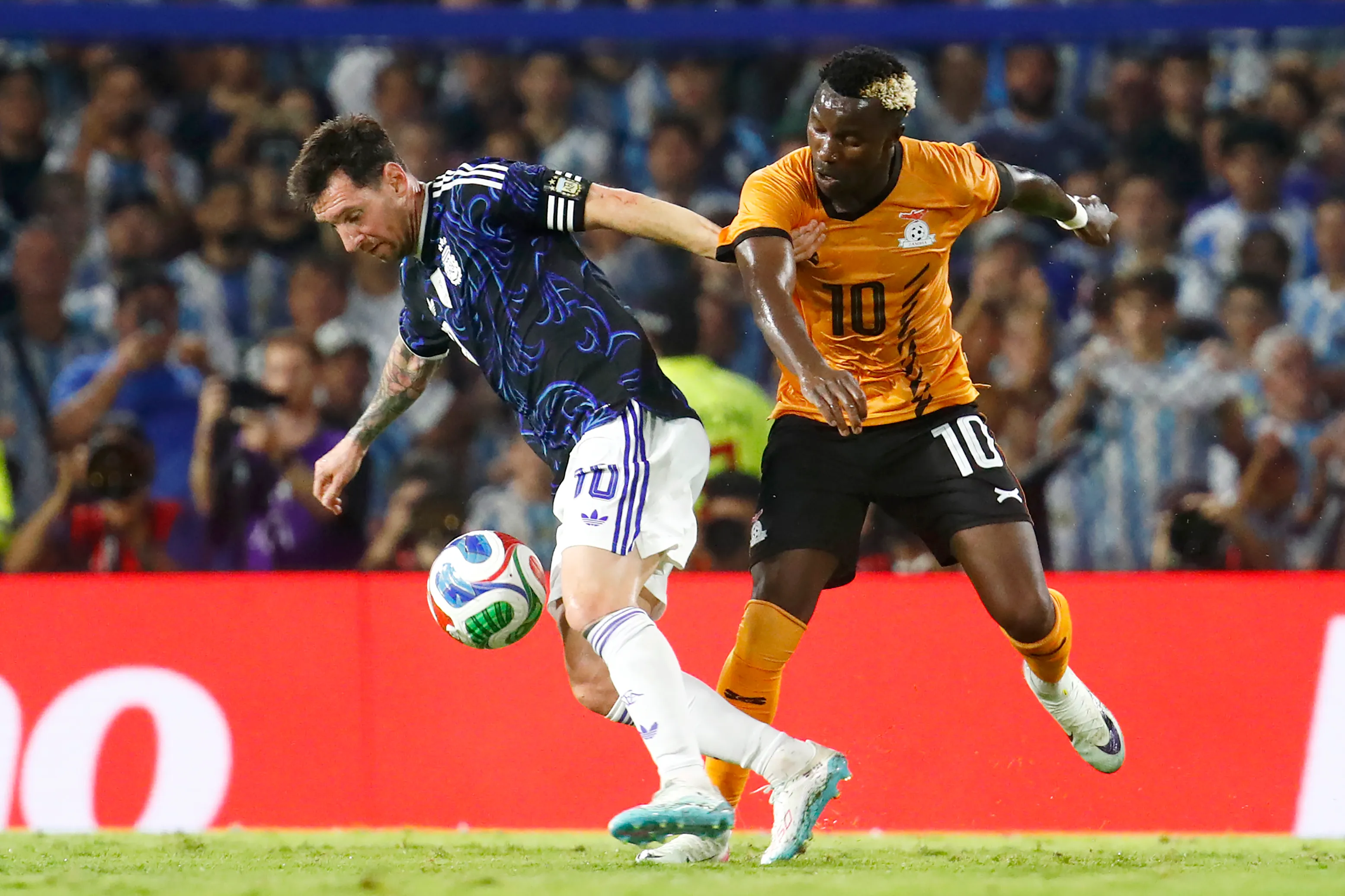 Lionel Messi ante Zambia en La Bombonera. (Foto: Getty)