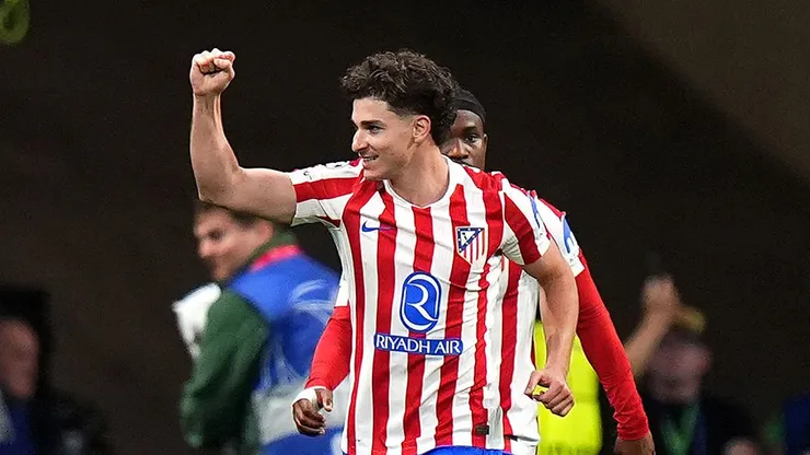 Julián Álvarez celebra su gol de penal contra Arsenal por la Champions League.