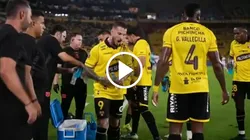 Darío Benedetto se molestó con sus compañeros en la derrota de su equipo.