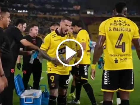 Benedetto apuntó contra sus compañeros en pleno partido