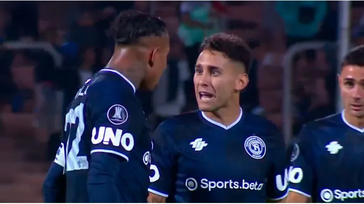 Insólito: Independiente Rivadavia goleó, pero Villa se peleó con su compañero