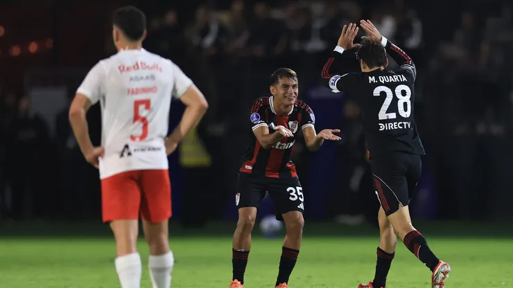 Lucas Martínez Quarta celebra su gol ante Red Bull Bragantino.