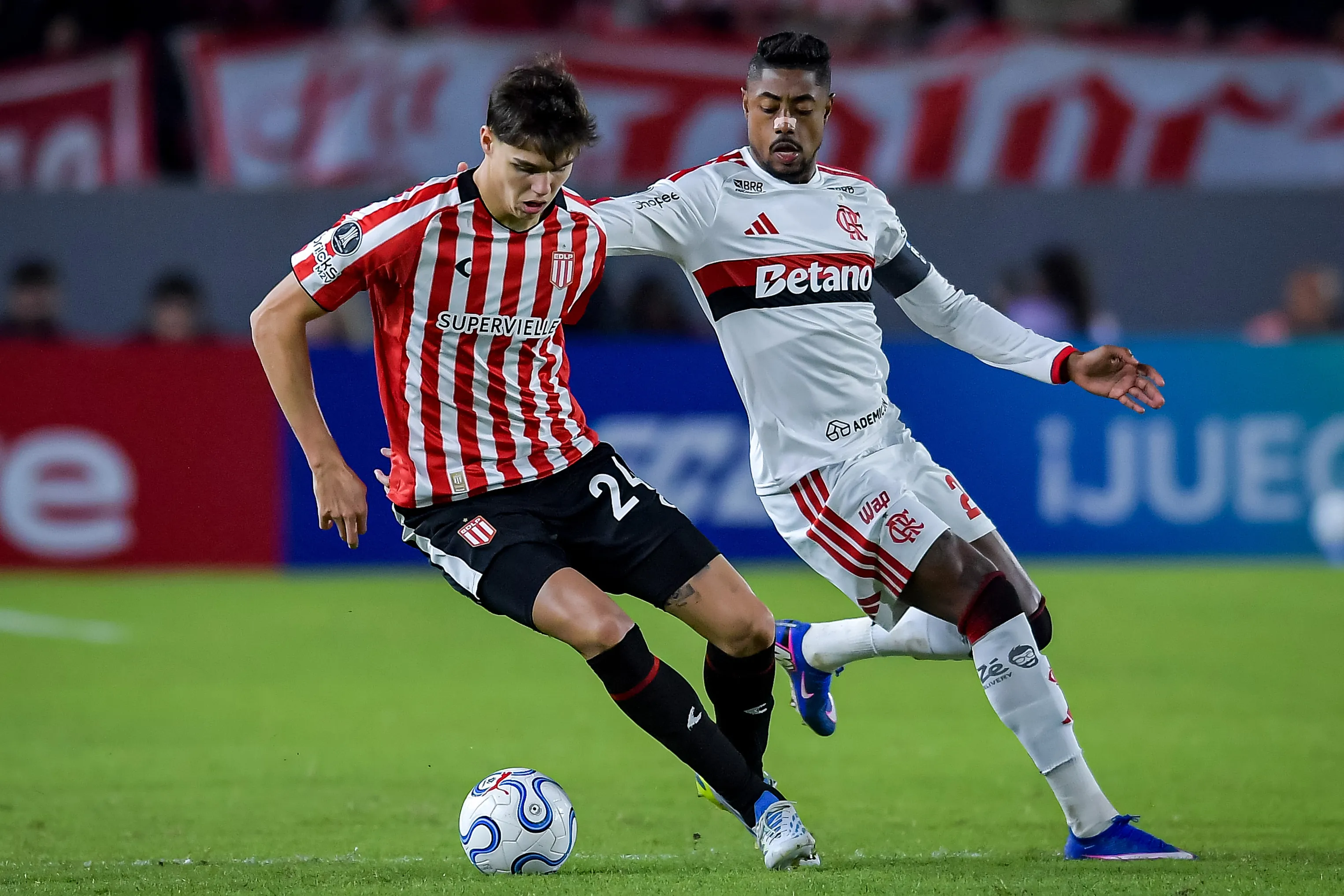 Estudiantes y Flamengo empataron 1 a 1 en UNO (Getty)