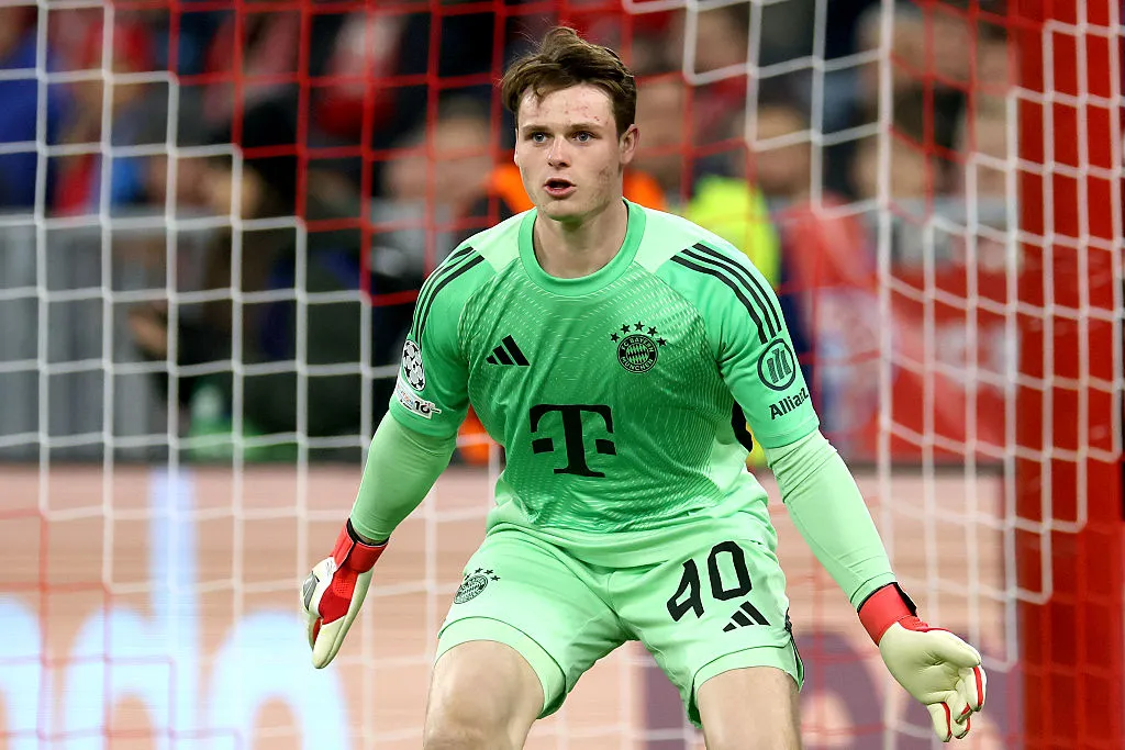 Bayern Múnich advirtió a Neuer que Urbig tendrá más protagonismo en la 26/27. (Getty)