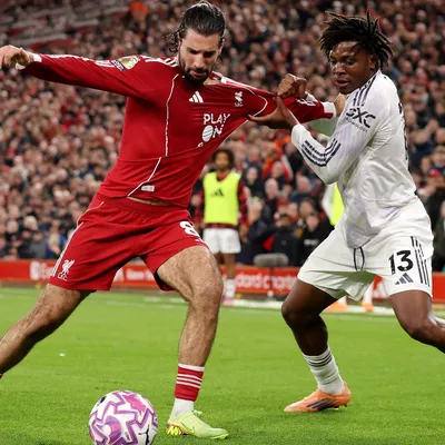 Pronósticos Manchester United vs Liverpool: un clásico que promete goles en Old Trafford