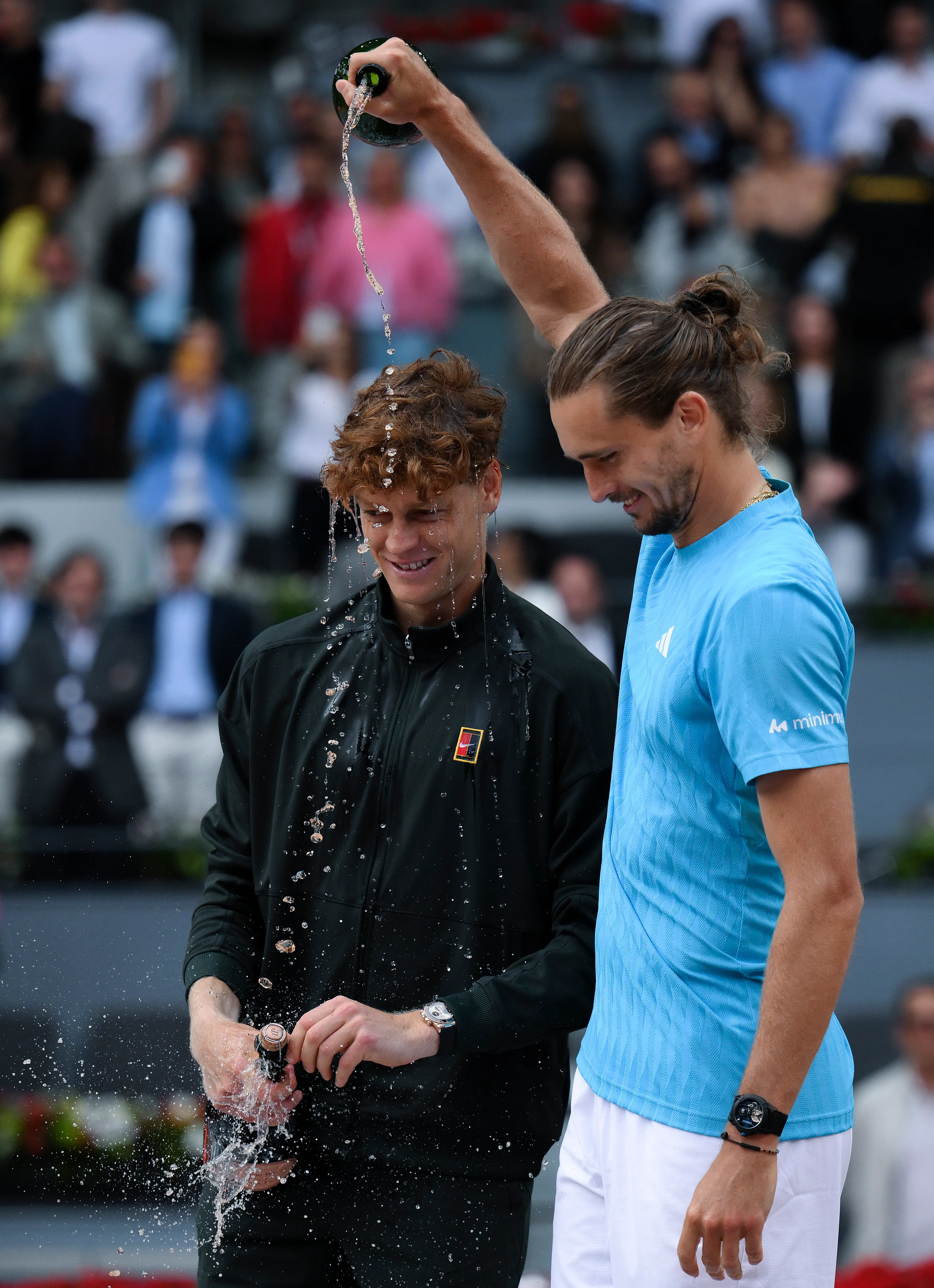 Zverev y Sinner tras la final del Masters 1000 de Madrid. (Foto: Getty).