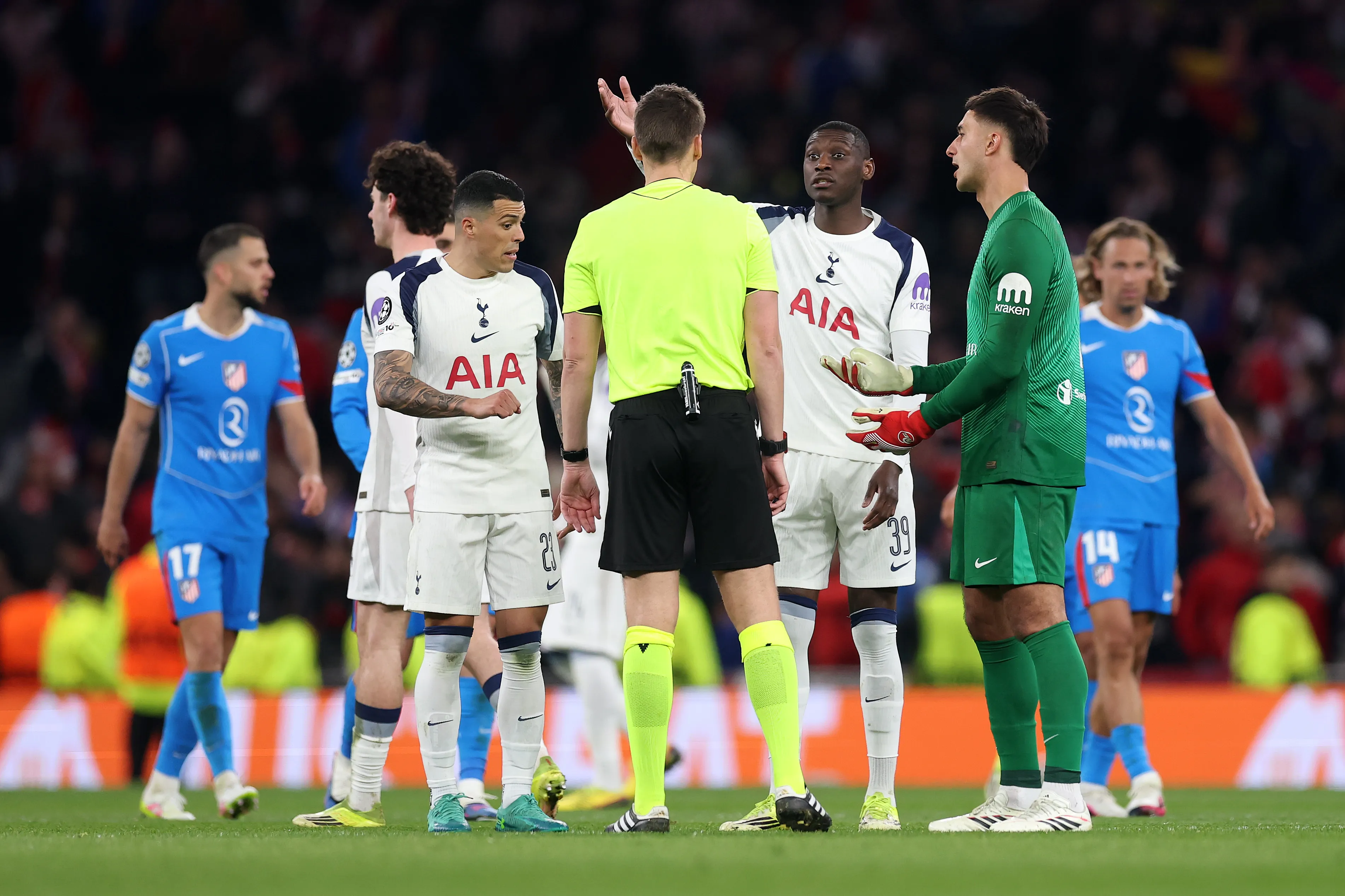 Siebert viene de dirigir al Atlético de Madrid en la revancha de octavos de final ante Tottenham.