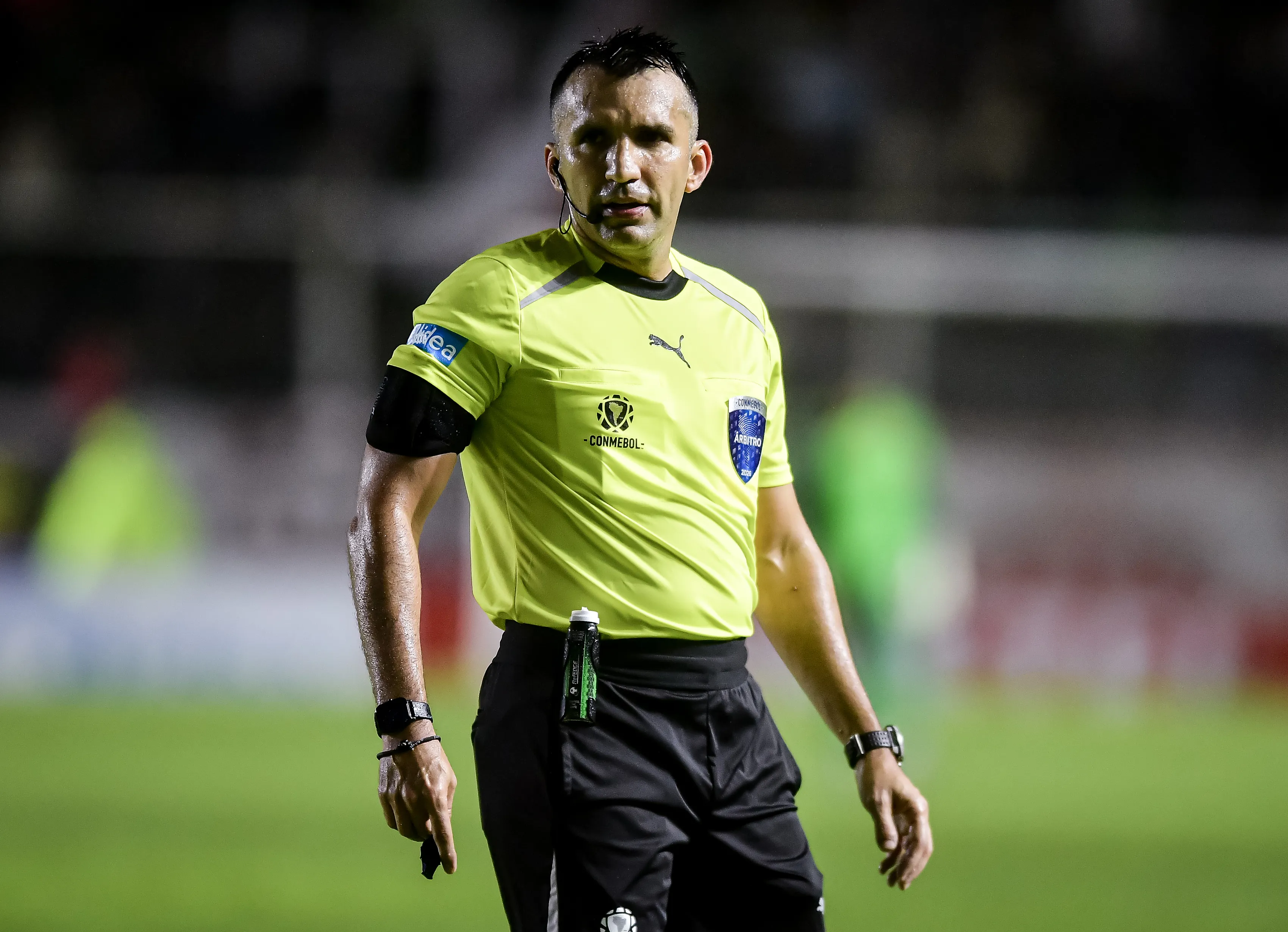 Carlos Betancur es el árbitro de Barcelona SC vs. Boca. (Getty Images)