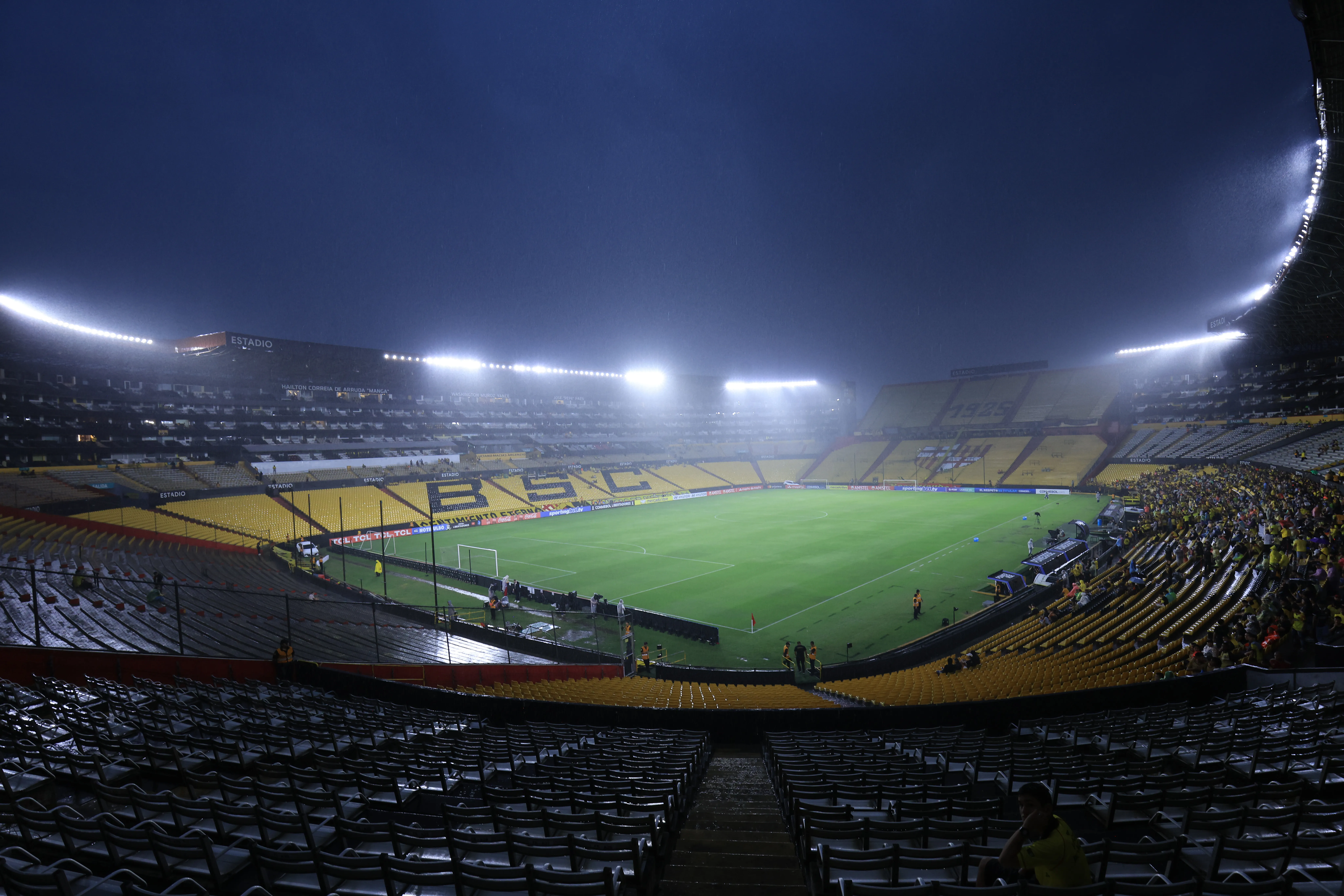 El Estadio Monumental Banco Pichincha espera por Barcelona SC - Boca. (Franklin Jacome/Getty Images)