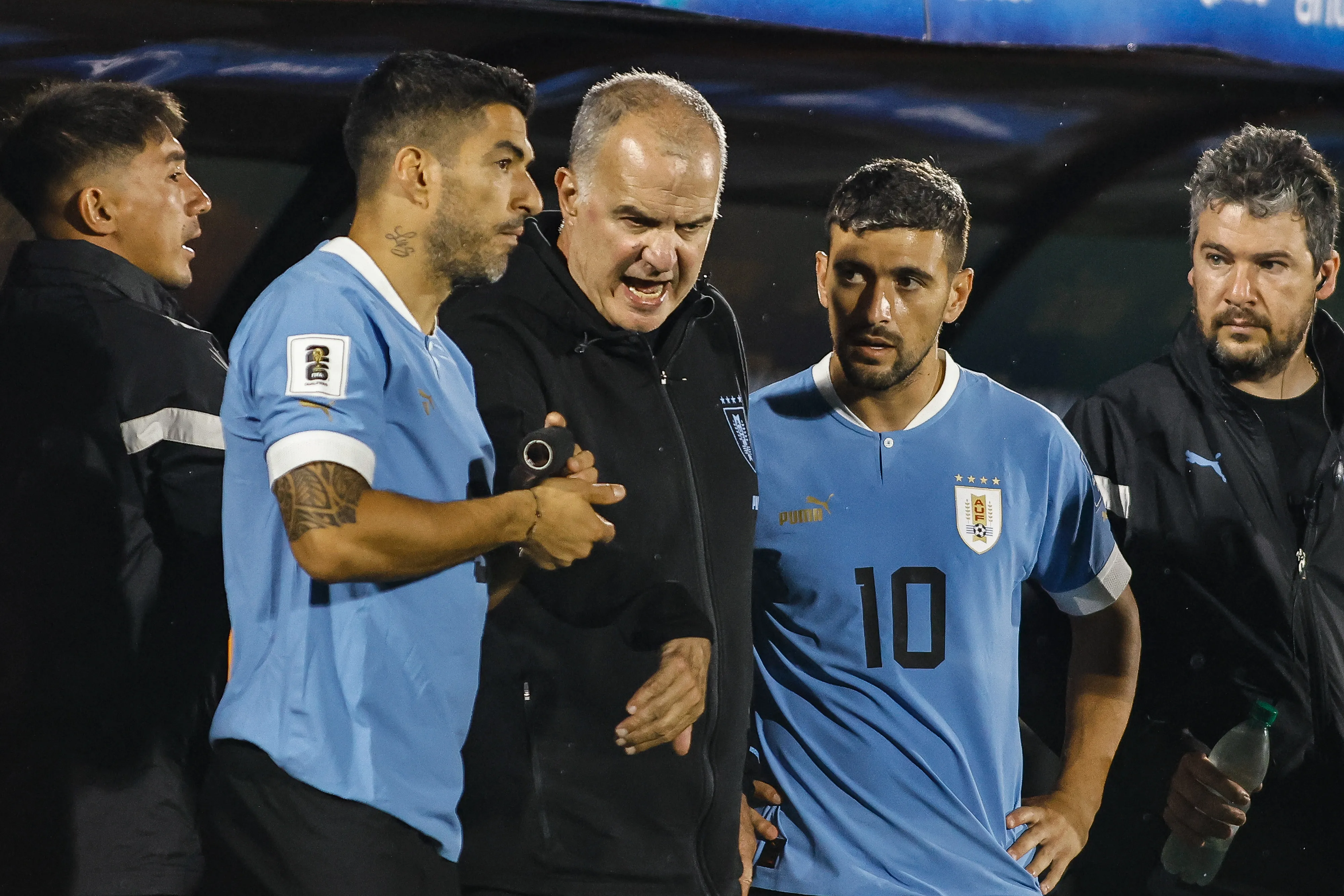 Luis Suárez y Marcelo Bielsa en la Selección de Uruguay.