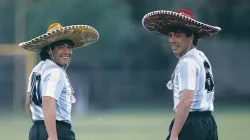 Maradona y Passarella, posando de cara a México 1986.