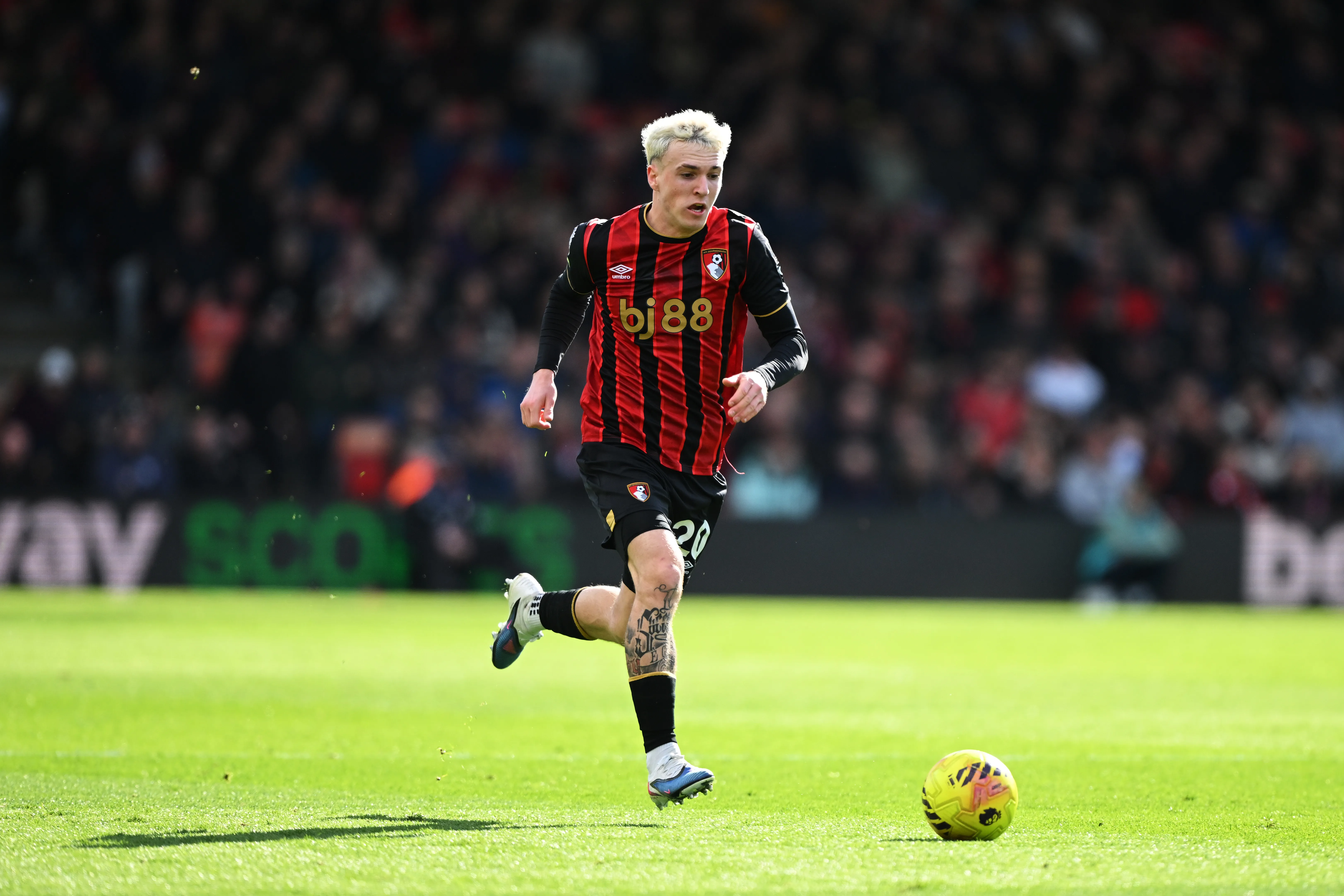 Jiménez con la camiseta de Bournemouth. (Foto: Getty).
