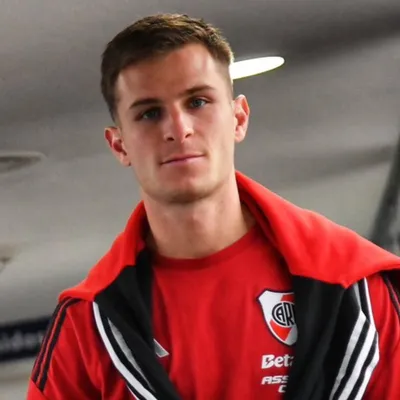 Gustavo Costas llamó a Giuliano Galoppo para llevarlo de River a Racing en el próximo mercado de pases